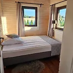 Caloroczny Magjan Z Sauna I Jacuzzi Na Wylacznosc