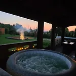 Caloroczny Magjan Z Sauna I Jacuzzi Na Wylacznosc
