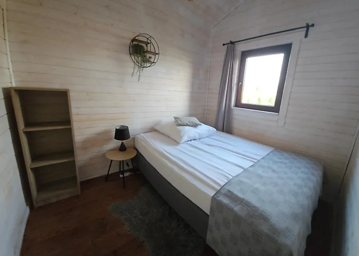 Caloroczny Magjan Z Sauna I Jacuzzi Na Wylacznosc Chalet Zlotow (Greater Poland)